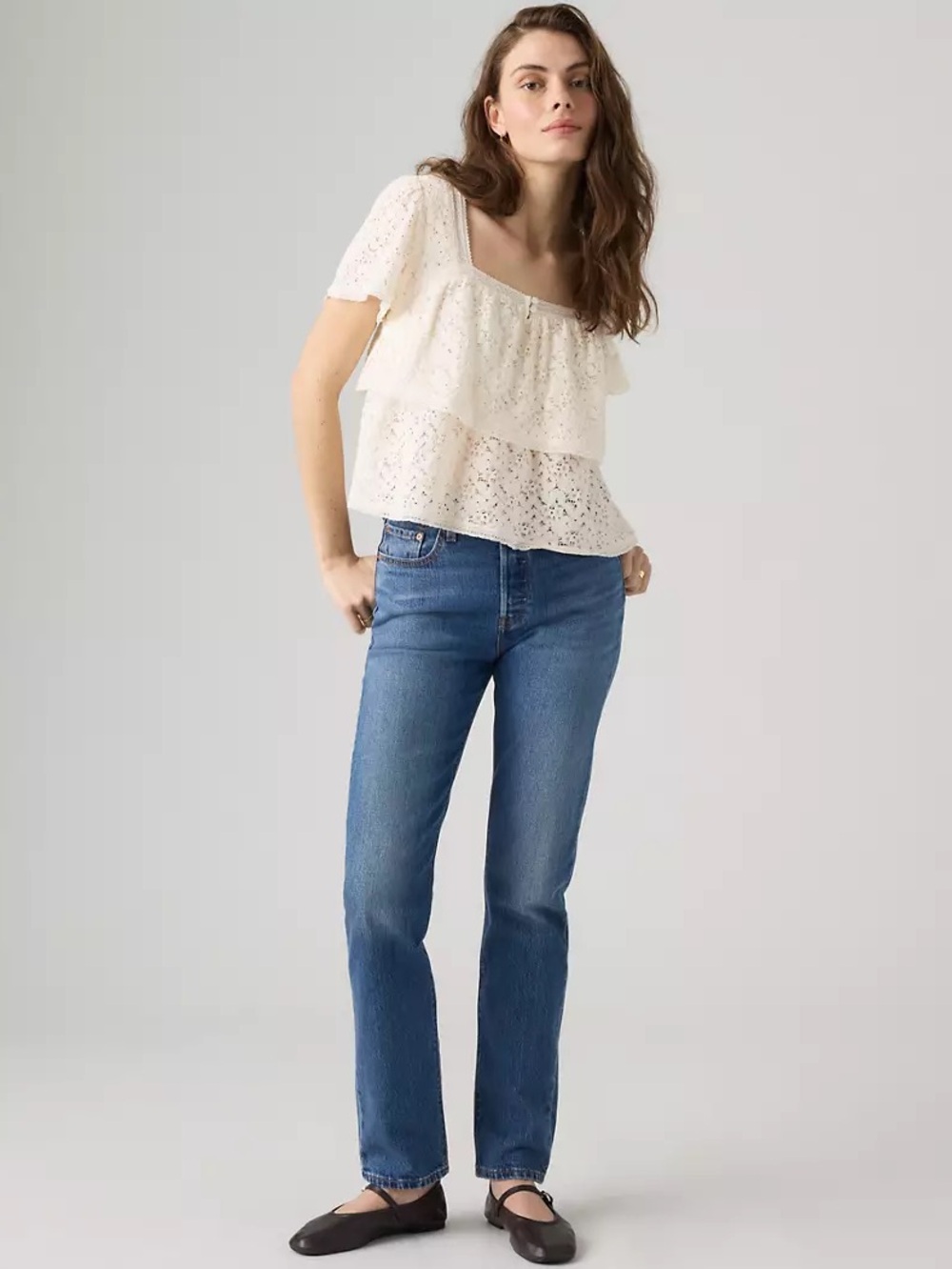 Levi’s 501 button fly straight leg
Size 28